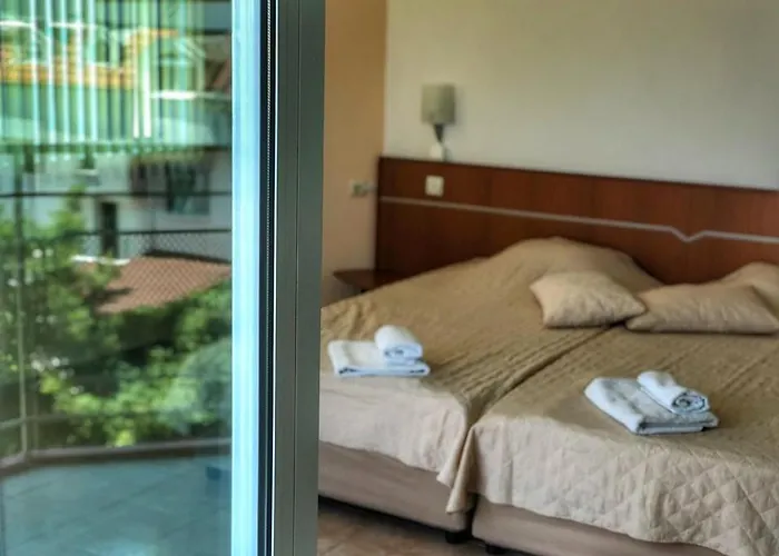 кристал Hotel 3*